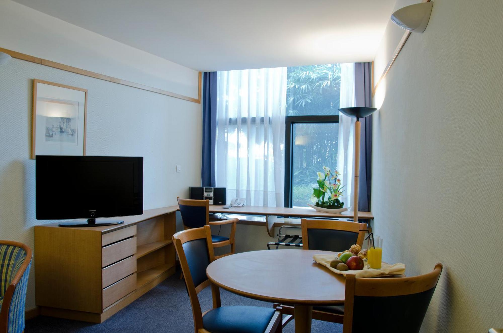 Apartment,1305661447:JPEG